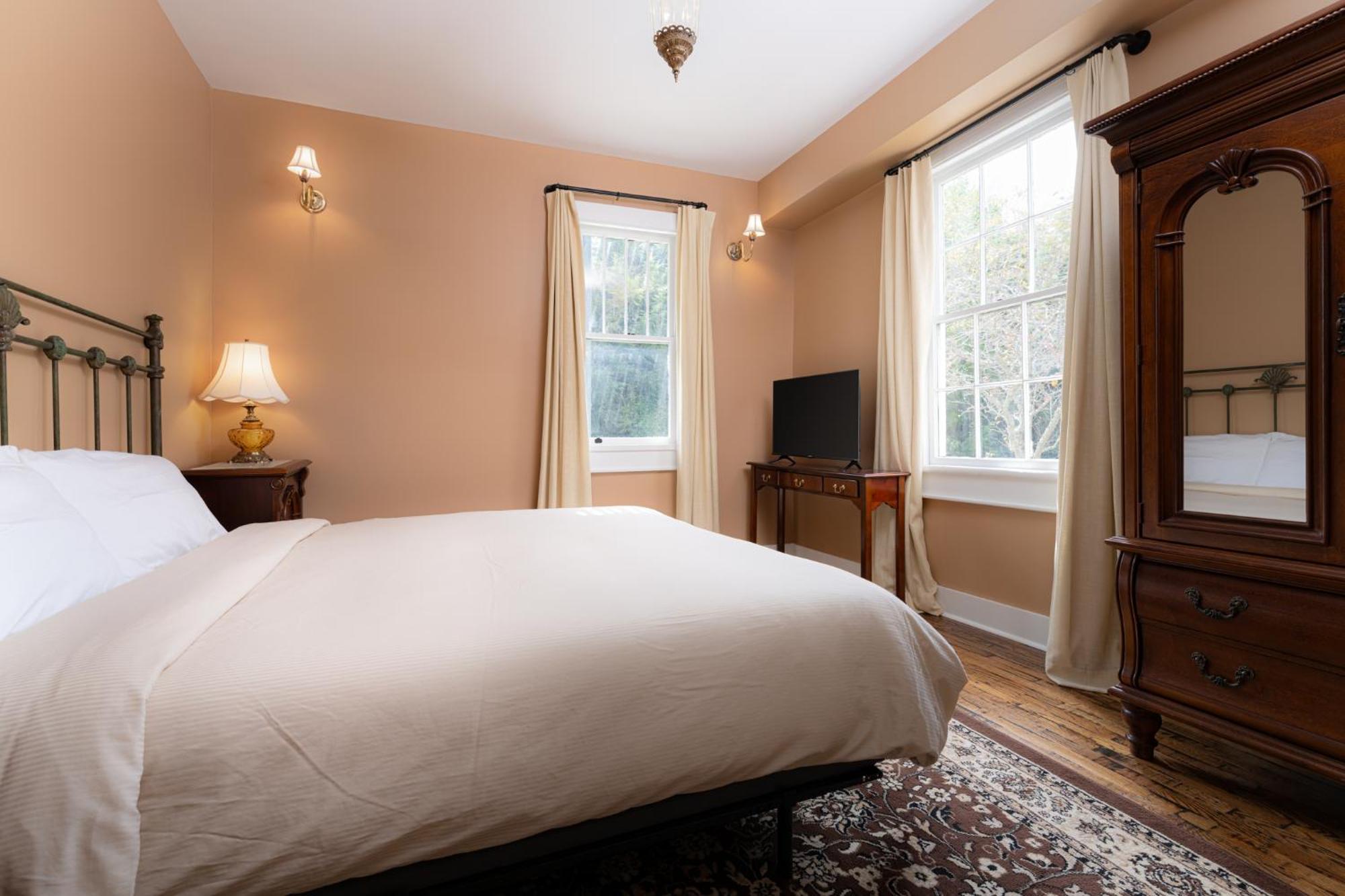 The Nuwray Hotel & Carriage House Burnsville Extérieur photo