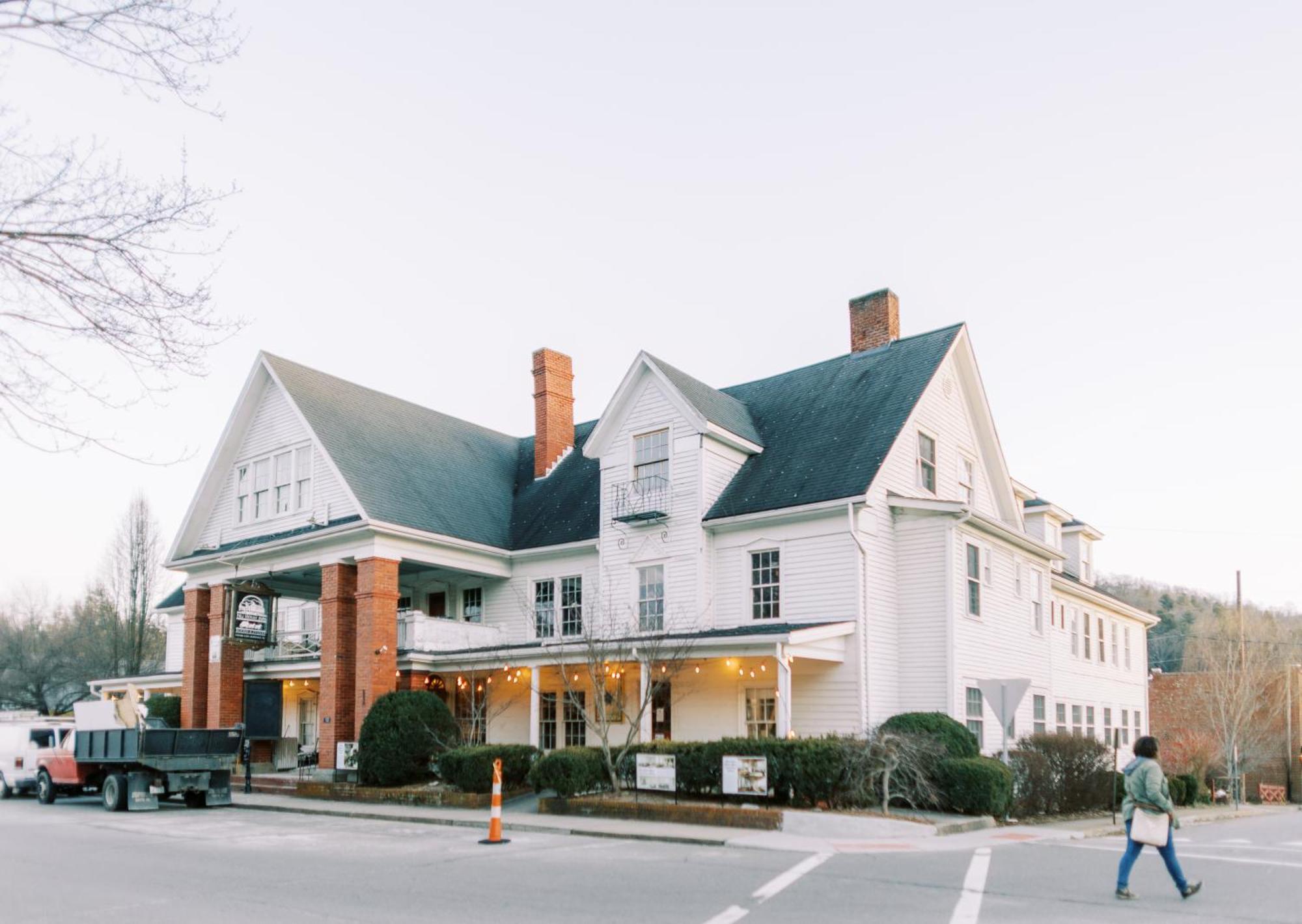 The Nuwray Hotel & Carriage House Burnsville Extérieur photo