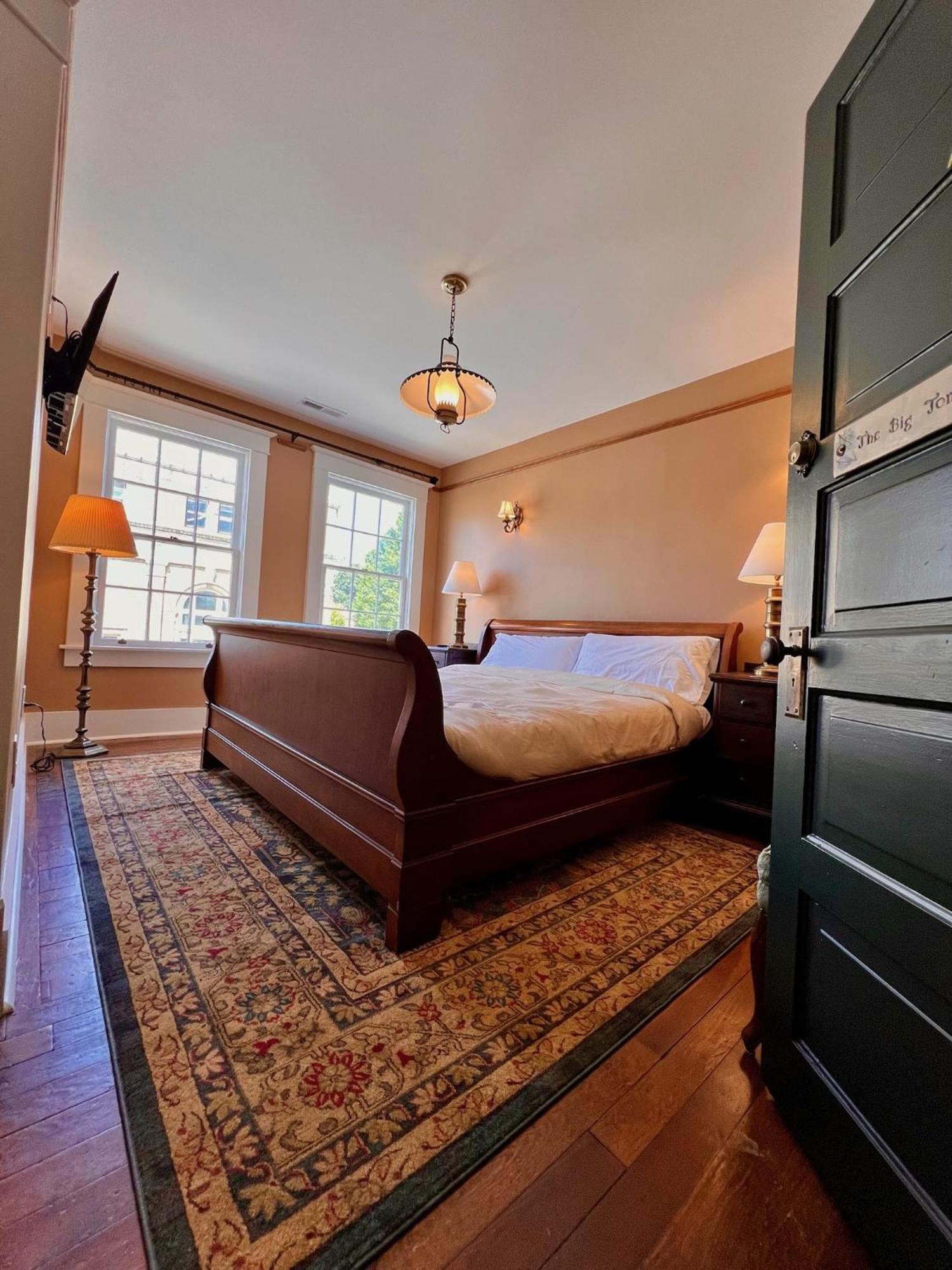 The Nuwray Hotel & Carriage House Burnsville Extérieur photo