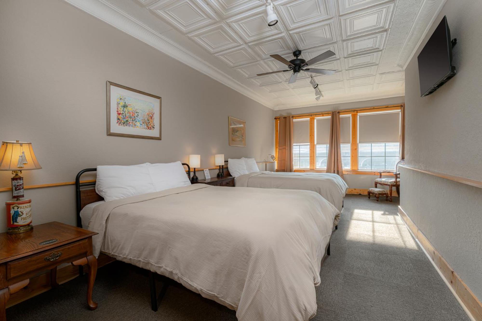 The Nuwray Hotel & Carriage House Burnsville Extérieur photo